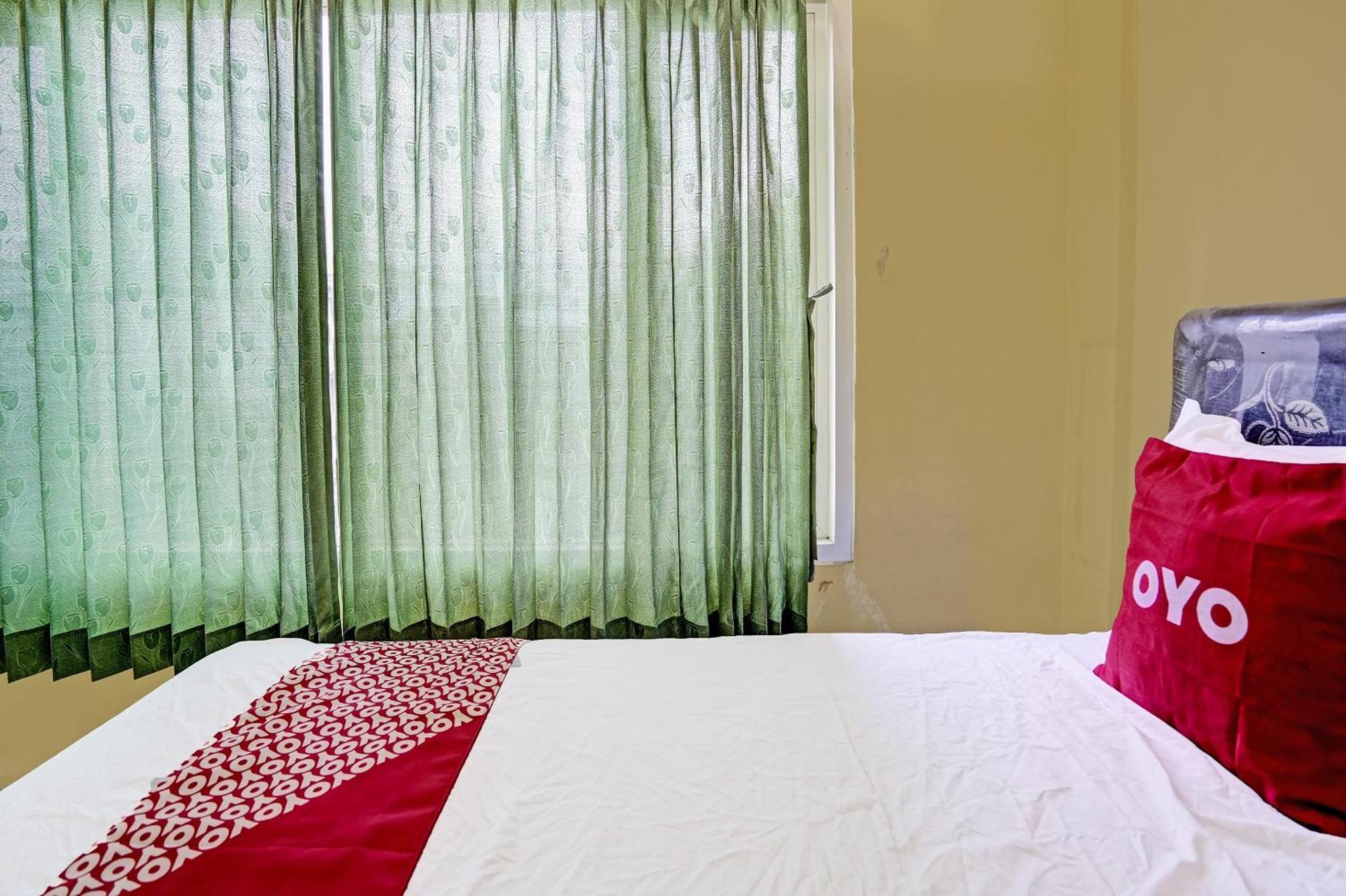 Hotel Oyo 91572 Kost Esklusif Barokah à Pasuruan Extérieur photo