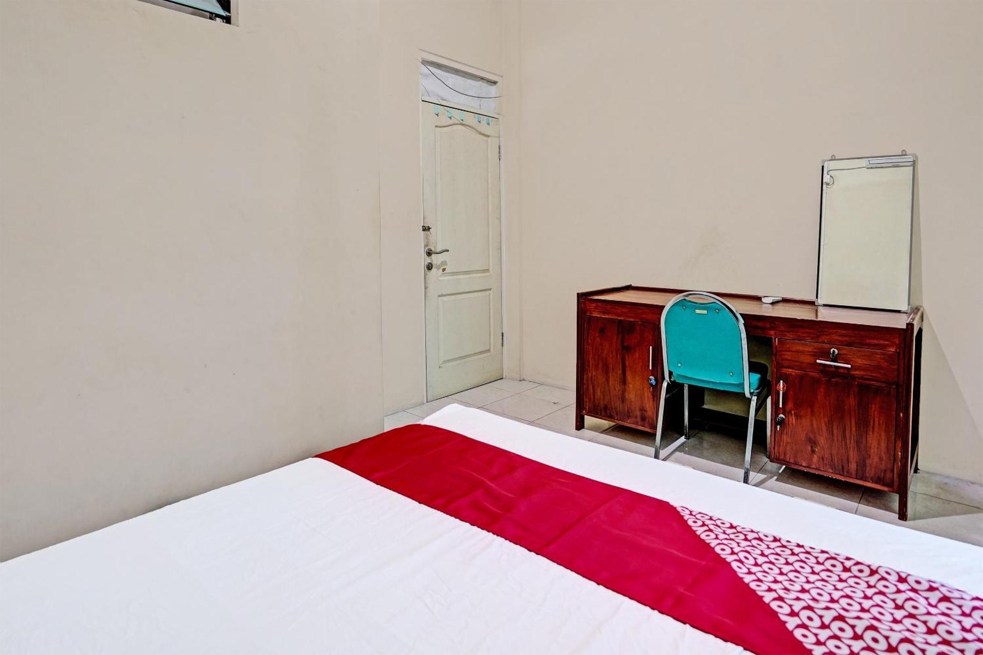 Hotel Oyo 91572 Kost Esklusif Barokah à Pasuruan Extérieur photo