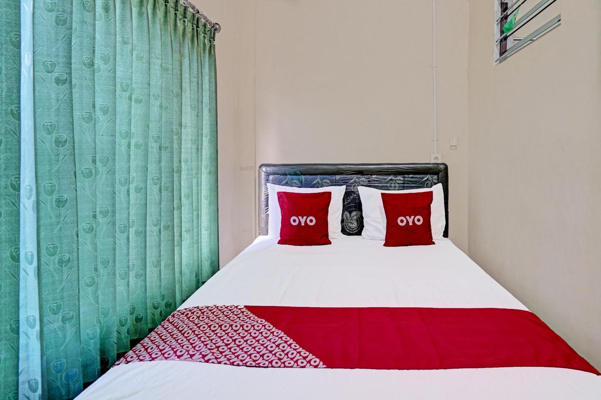 Hotel Oyo 91572 Kost Esklusif Barokah à Pasuruan Extérieur photo