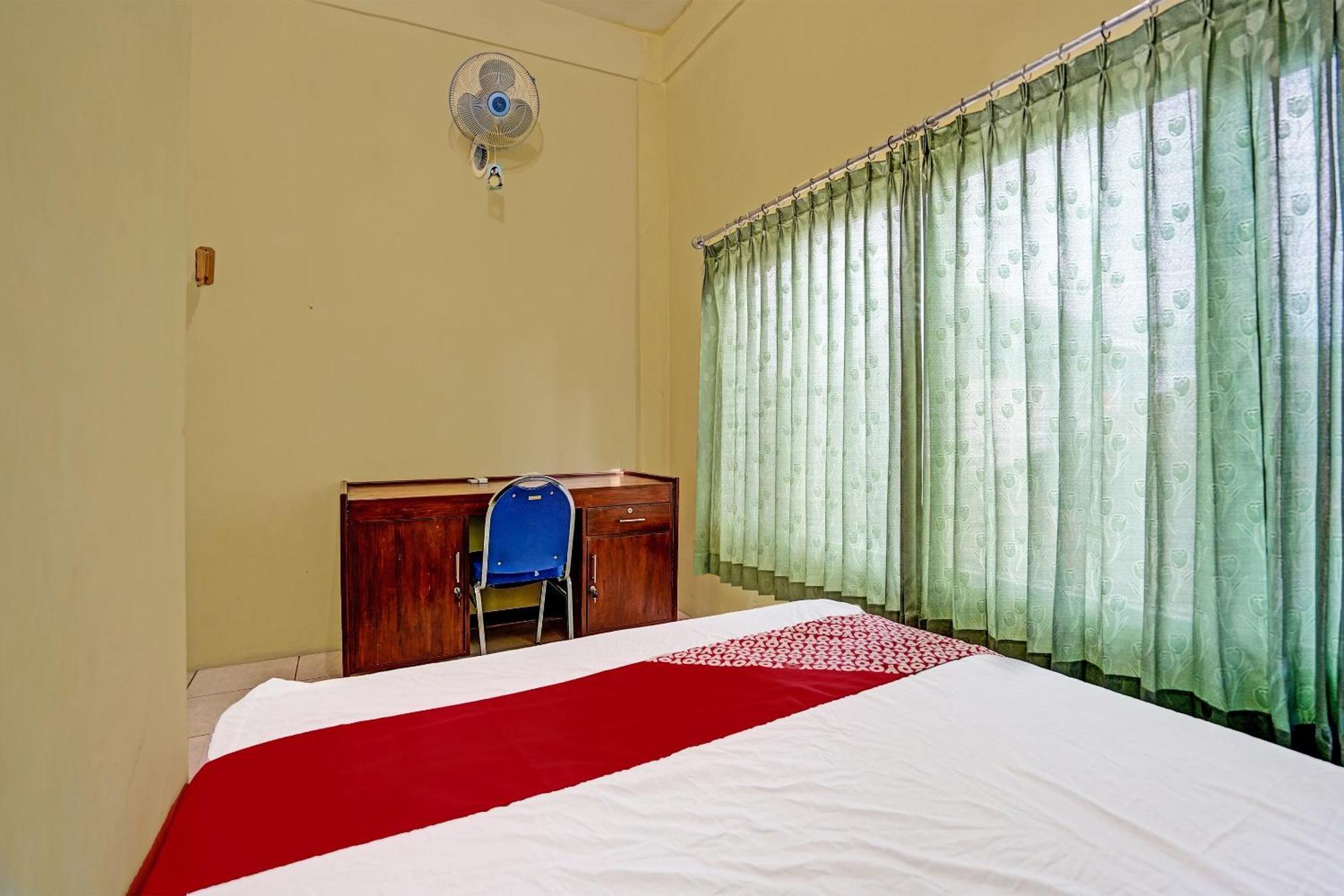 Hotel Oyo 91572 Kost Esklusif Barokah à Pasuruan Extérieur photo