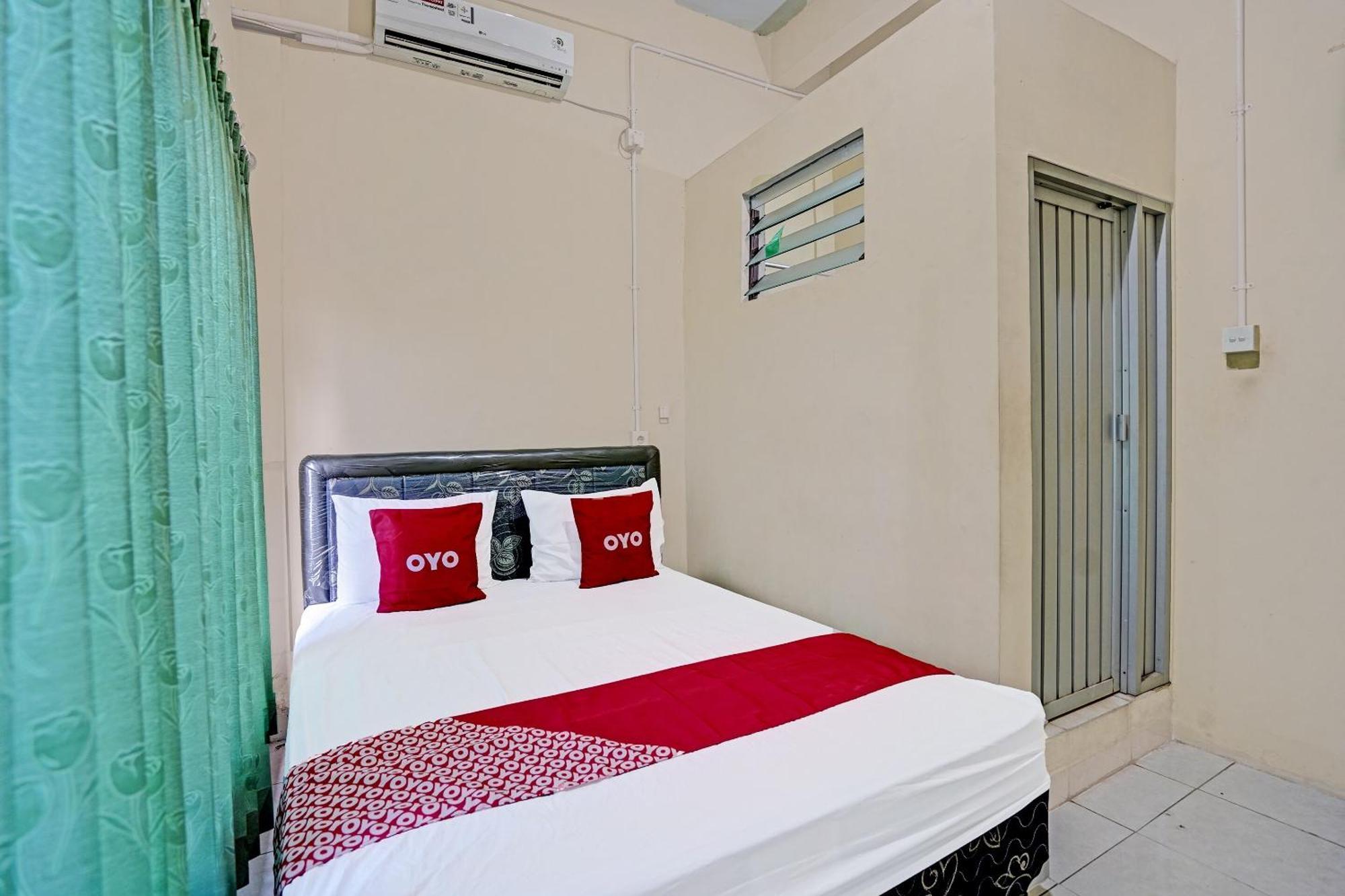 Hotel Oyo 91572 Kost Esklusif Barokah à Pasuruan Extérieur photo