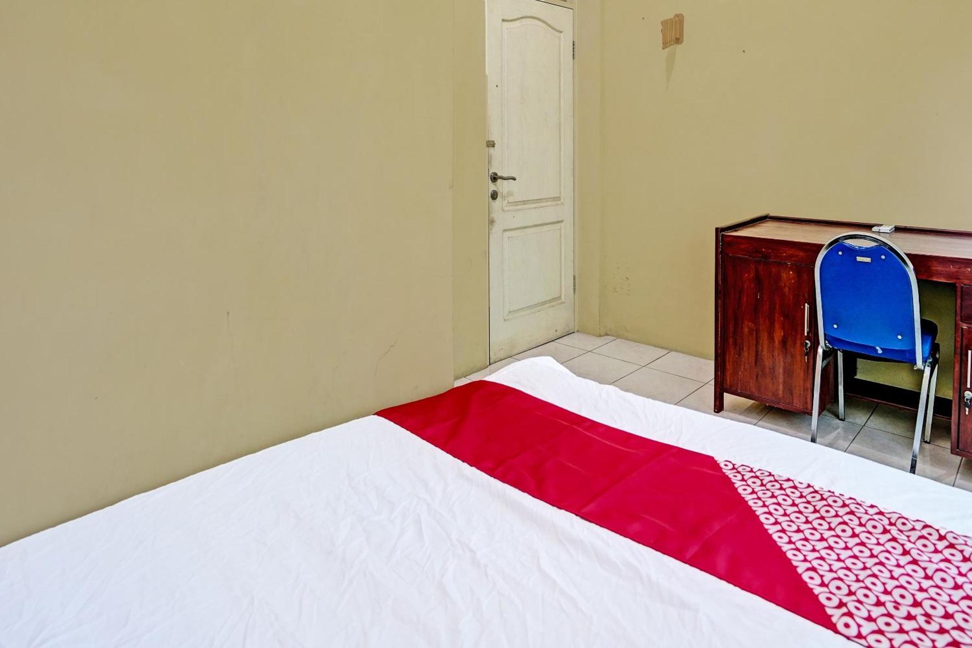 Hotel Oyo 91572 Kost Esklusif Barokah à Pasuruan Extérieur photo