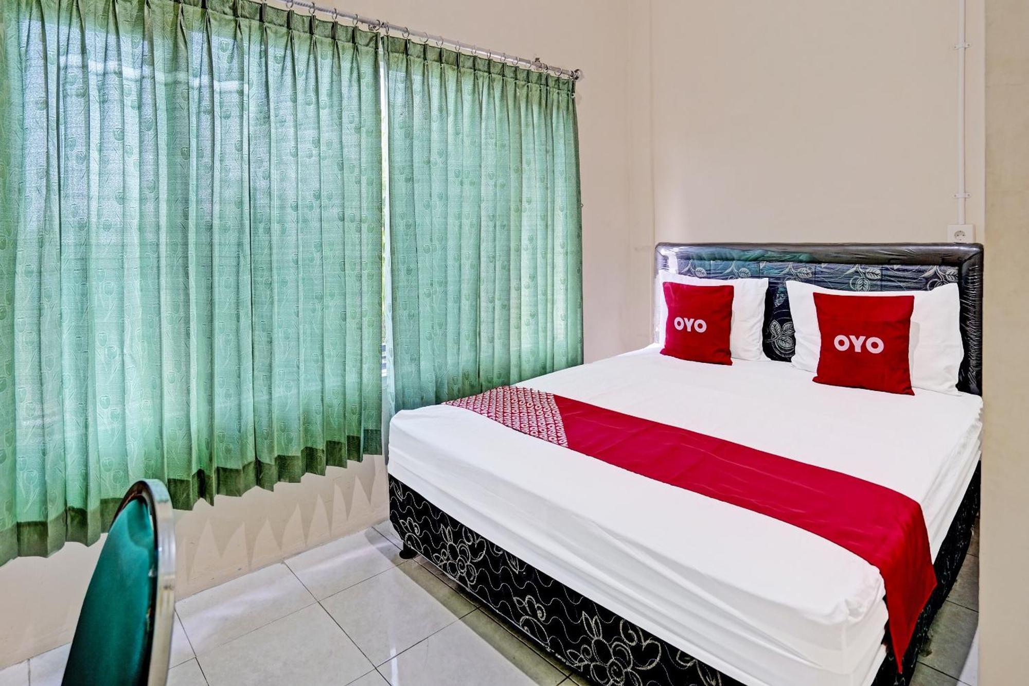 Hotel Oyo 91572 Kost Esklusif Barokah à Pasuruan Extérieur photo